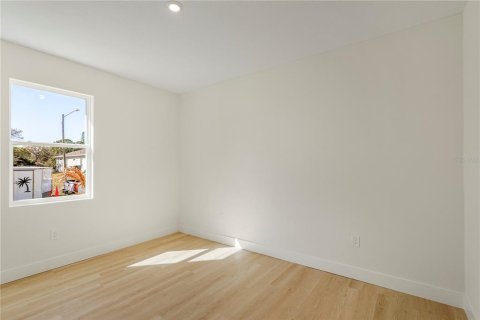 Villa ou maison à louer à Palm Bay, Floride: 4 chambres, 201.69 m2 № 2384415 - photo 21