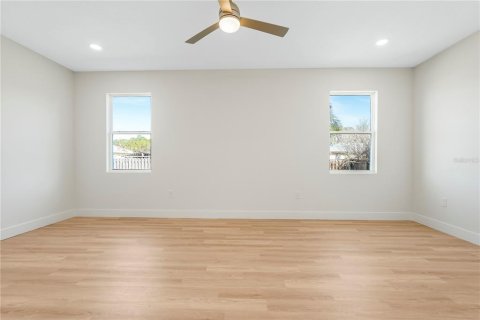 Villa ou maison à louer à Palm Bay, Floride: 4 chambres, 201.69 m2 № 2384415 - photo 13