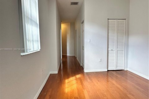 Adosado en venta en Miramar, Florida, 3 dormitorios, 181.53 m2 № 2064654 - foto 19