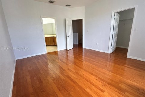 Adosado en venta en Miramar, Florida, 3 dormitorios, 181.53 m2 № 2064654 - foto 13