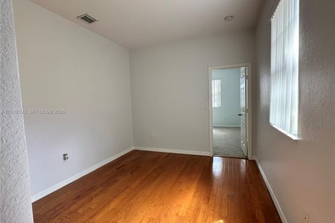 Adosado en venta en Miramar, Florida, 3 dormitorios, 181.53 m2 № 2064654 - foto 18