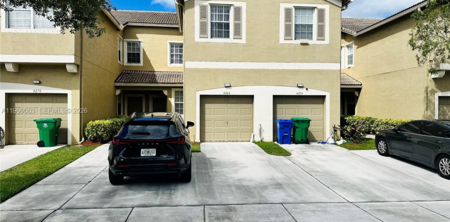 Adosado en Miramar, Florida 3 dormitorios, 181.53 m2 № 2064654