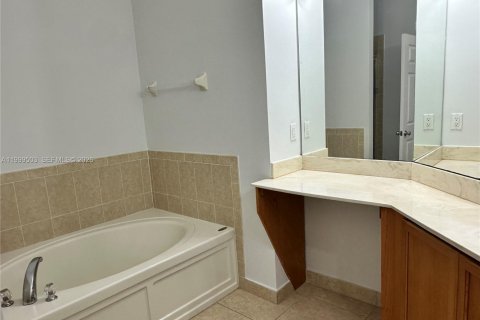Adosado en venta en Miramar, Florida, 3 dormitorios, 181.53 m2 № 2064654 - foto 14