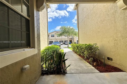 Adosado en venta en Miramar, Florida, 3 dormitorios, 181.53 m2 № 2064654 - foto 27