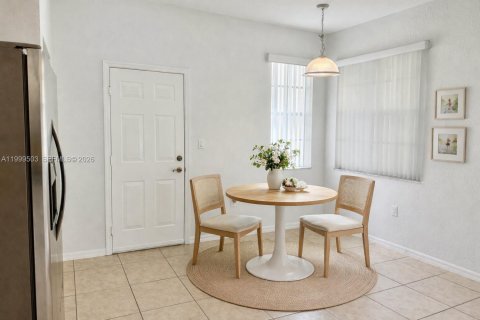 Adosado en venta en Miramar, Florida, 3 dormitorios, 181.53 m2 № 2064654 - foto 4