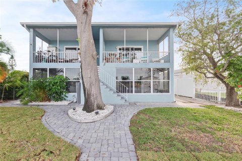 Condo à Treasure Island, Floride, 1 chambre  № 2418581