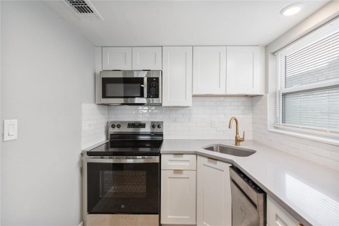 Copropriété à louer à Treasure Island, Floride: 1 chambre, 78.97 m2 № 2418581 - photo 8