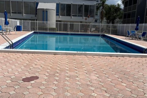Condominio en venta en Miami, Florida, 2 dormitorios, 84.91 m2 № 1979962 - foto 4
