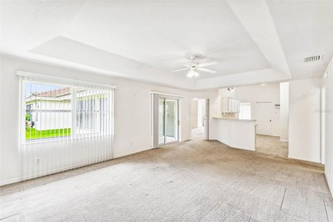 House in Winter Haven, Florida 3 bedrooms, 175.31 sq.m. № 1388638 - photo 4