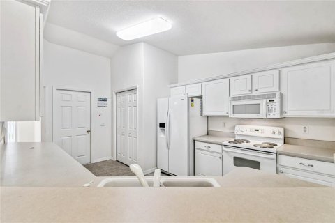 House in Winter Haven, Florida 3 bedrooms, 175.31 sq.m. № 1388638 - photo 14