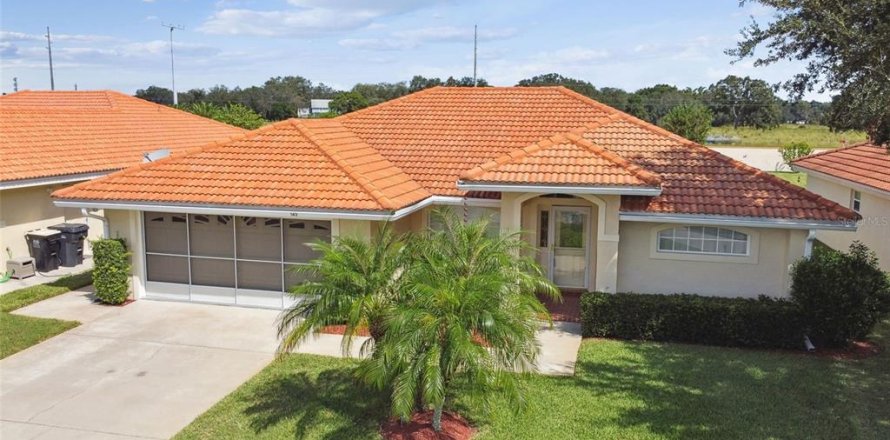 House in Winter Haven, Florida 3 bedrooms, 175.31 sq.m. № 1388638