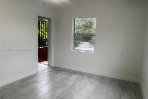 Снять в аренду виллу или дом в Майами, Флорида 2 спальни, 265.7м2, № 1949808 - фото 4