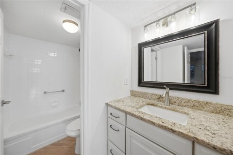 Condo in Punta Gorda, Florida, 2 bedrooms № 2112726 - photo 29