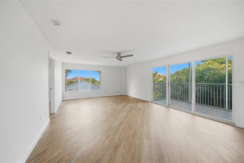 Condo in Punta Gorda, Florida, 2 bedrooms № 2112726 - photo 2