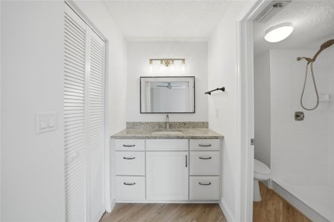 Condo in Punta Gorda, Florida, 2 bedrooms № 2112726 - photo 24