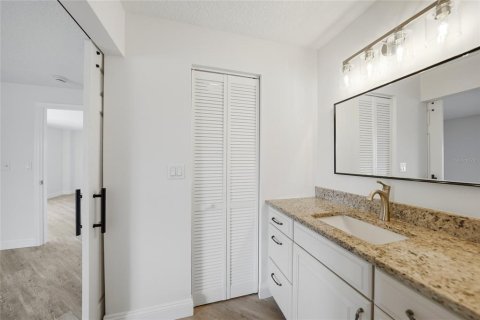 Condo in Punta Gorda, Florida, 2 bedrooms № 2112726 - photo 27