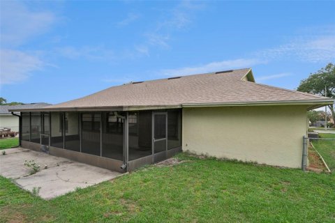 House in Winter Garden, Florida 3 bedrooms, 203.18 sq.m. № 2157786 - photo 27