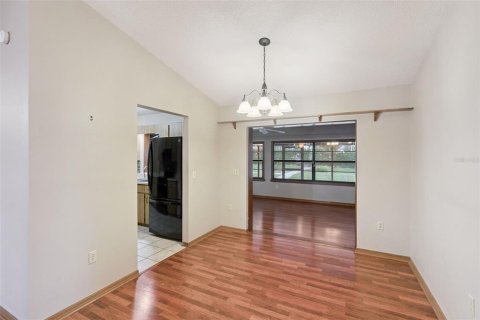House in Winter Garden, Florida 3 bedrooms, 203.18 sq.m. № 2157786 - photo 8