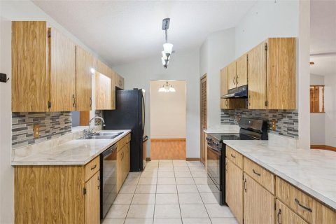 House in Winter Garden, Florida 3 bedrooms, 203.18 sq.m. № 2157786 - photo 12