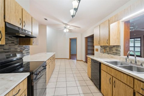 House in Winter Garden, Florida 3 bedrooms, 203.18 sq.m. № 2157786 - photo 11