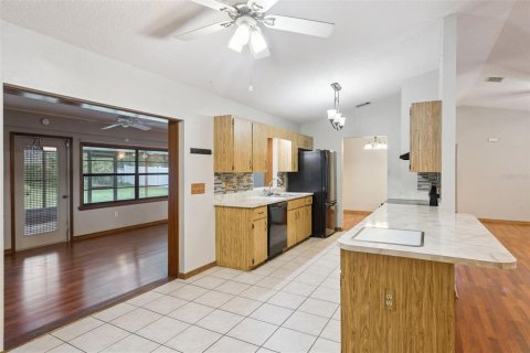 House in Winter Garden, Florida 3 bedrooms, 203.18 sq.m. № 2157786 - photo 9