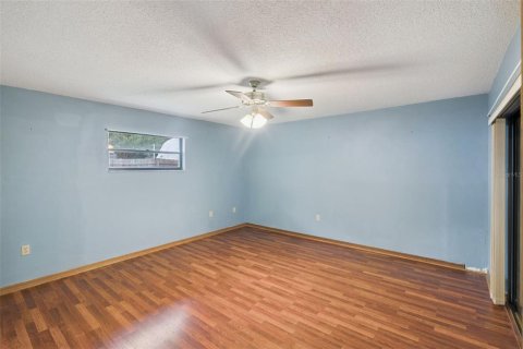 House in Winter Garden, Florida 3 bedrooms, 203.18 sq.m. № 2157786 - photo 17