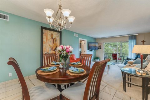 Copropriété à vendre à Pembroke Pines, Floride: 2 chambres, 108.7 m2 № 2193610 - photo 13