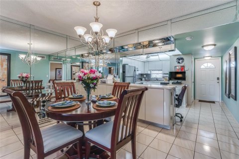 Copropriété à vendre à Pembroke Pines, Floride: 2 chambres, 108.7 m2 № 2193610 - photo 14