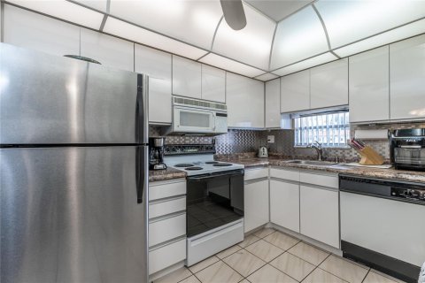 Copropriété à vendre à Pembroke Pines, Floride: 2 chambres, 108.7 m2 № 2193610 - photo 15