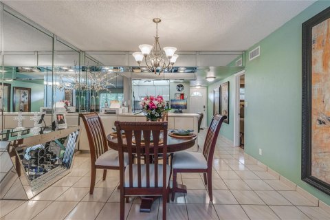 Condo à Pembroke Pines, Floride, 2 chambres № 2193610
