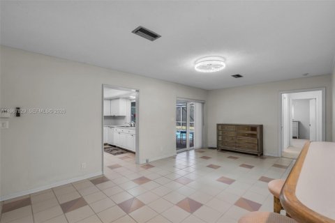 Casa en venta en Plantation, Florida, 4 dormitorios, 207.26 m2 № 2031921 - foto 16