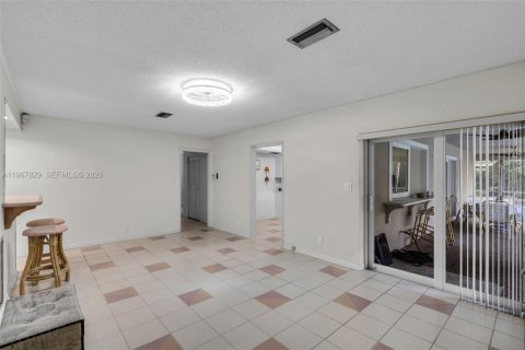 Casa en venta en Plantation, Florida, 4 dormitorios, 207.26 m2 № 2031921 - foto 17