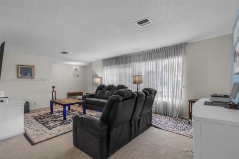 Casa en venta en Plantation, Florida, 4 dormitorios, 207.26 m2 № 2031921 - foto 8