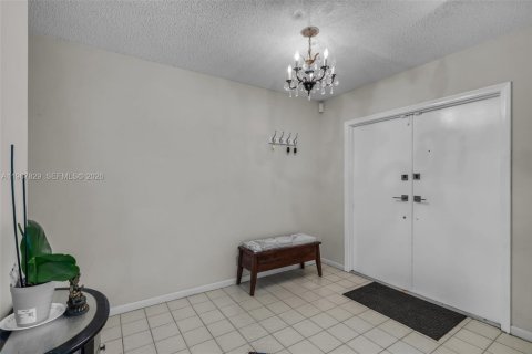 Casa en venta en Plantation, Florida, 4 dormitorios, 207.26 m2 № 2031921 - foto 6