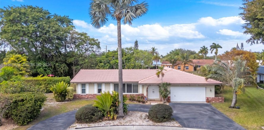 Casa en Plantation, Florida 4 dormitorios, 207.26 m2 № 2031921