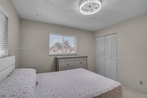 Casa en venta en Plantation, Florida, 4 dormitorios, 207.26 m2 № 2031921 - foto 22