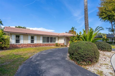 Casa en venta en Plantation, Florida, 4 dormitorios, 207.26 m2 № 2031921 - foto 3