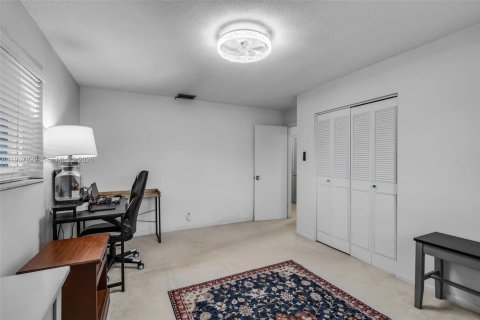 Casa en venta en Plantation, Florida, 4 dormitorios, 207.26 m2 № 2031921 - foto 20