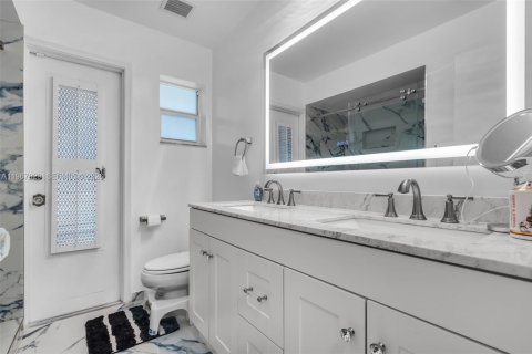 Casa en venta en Plantation, Florida, 4 dormitorios, 207.26 m2 № 2031921 - foto 26