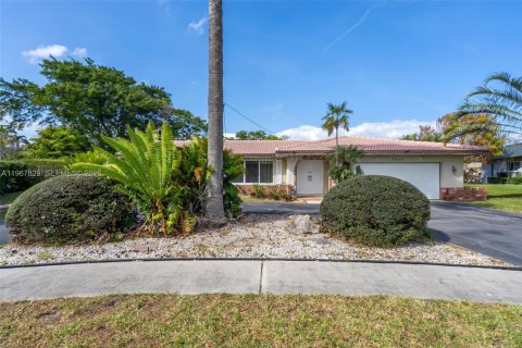 Casa en venta en Plantation, Florida, 4 dormitorios, 207.26 m2 № 2031921 - foto 5