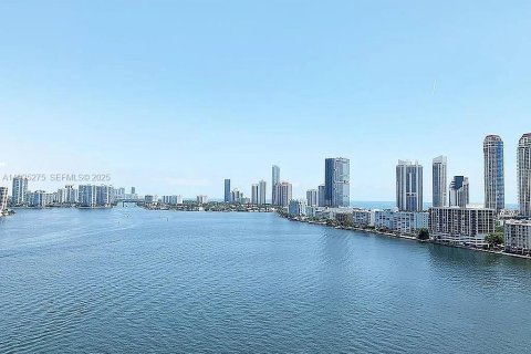 Copropriété à vendre à Sunny Isles Beach, Floride: 2 chambres, 172.43 m2 № 1993428 - photo 28