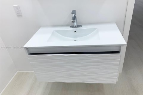 Copropriété à vendre à Sunny Isles Beach, Floride: 2 chambres, 172.43 m2 № 1993428 - photo 24