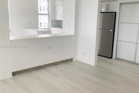 Copropriété à vendre à Sunny Isles Beach, Floride: 2 chambres, 172.43 m2 № 1993428 - photo 12