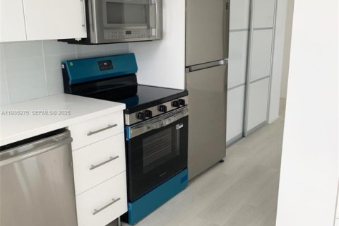 Copropriété à vendre à Sunny Isles Beach, Floride: 2 chambres, 172.43 m2 № 1993428 - photo 9