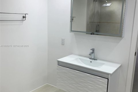 Copropriété à vendre à Sunny Isles Beach, Floride: 2 chambres, 172.43 m2 № 1993428 - photo 21