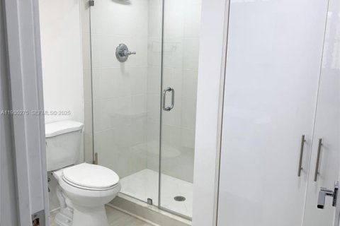 Copropriété à vendre à Sunny Isles Beach, Floride: 2 chambres, 172.43 m2 № 1993428 - photo 19