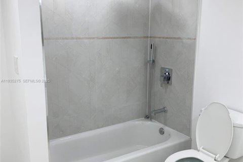 Copropriété à vendre à Sunny Isles Beach, Floride: 2 chambres, 172.43 m2 № 1993428 - photo 23