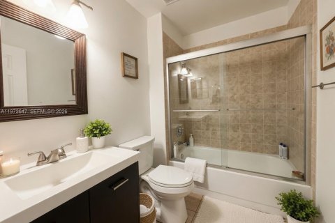 House in Deerfield Beach, Florida 2 bedrooms, 127.09 sq.m. № 2033320 - photo 9