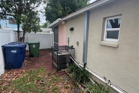 Casa en alquiler en Tampa, Florida, 2 dormitorios, 102.19 m2 № 2118263 - foto 30