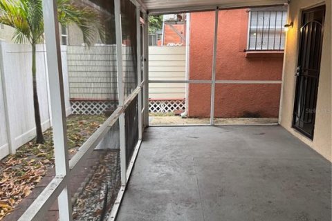 Casa en alquiler en Tampa, Florida, 2 dormitorios, 102.19 m2 № 2118263 - foto 25